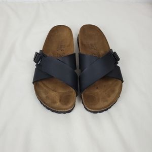 Birkenstock’s women's size 7.5 black
